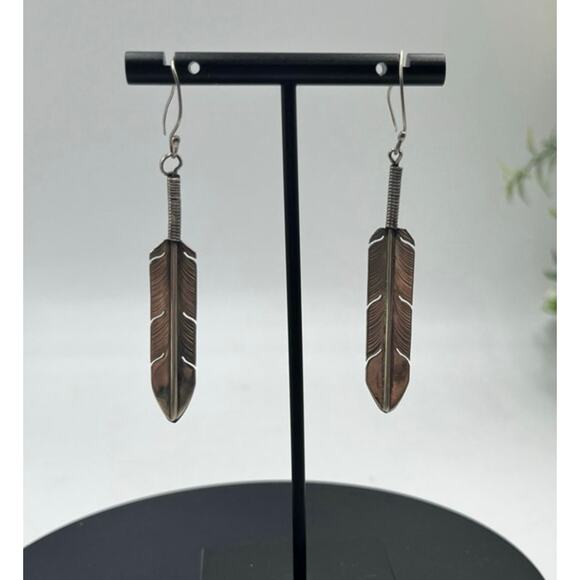 LP Signed Native American Navajo 925 Sterling Silver Feather Dangle Earrings - Picture 1 of 9